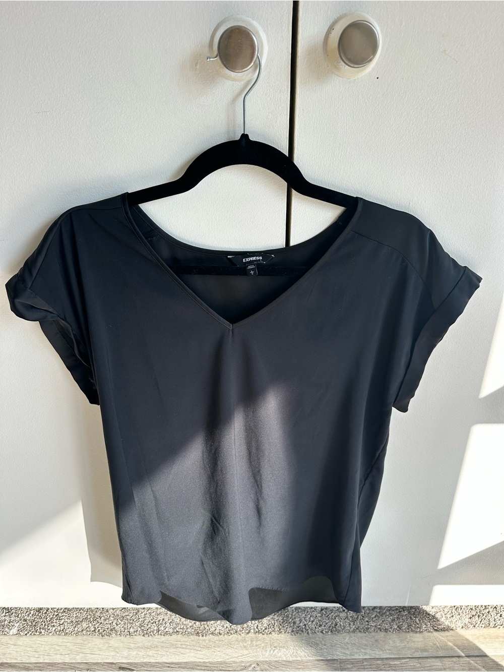 Express Black V‑Neck Short Sleeve Blouse